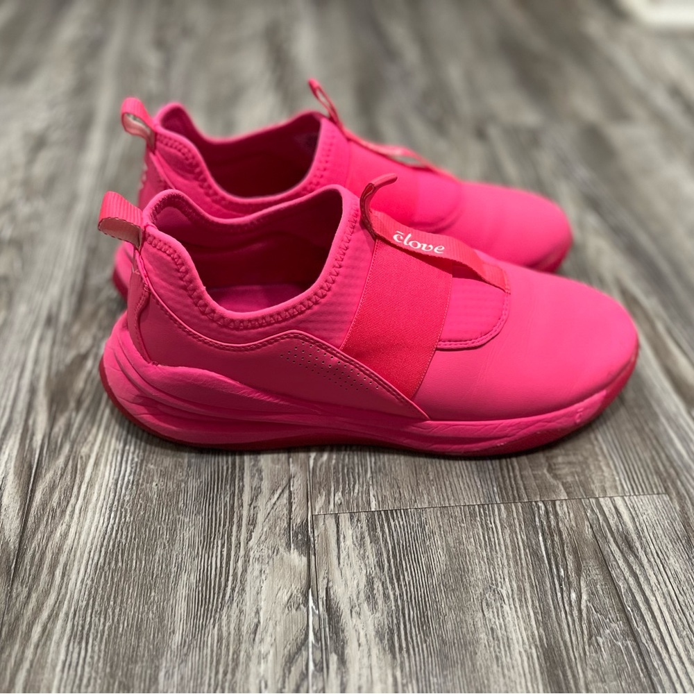 Womens clove solo sneaker size 10